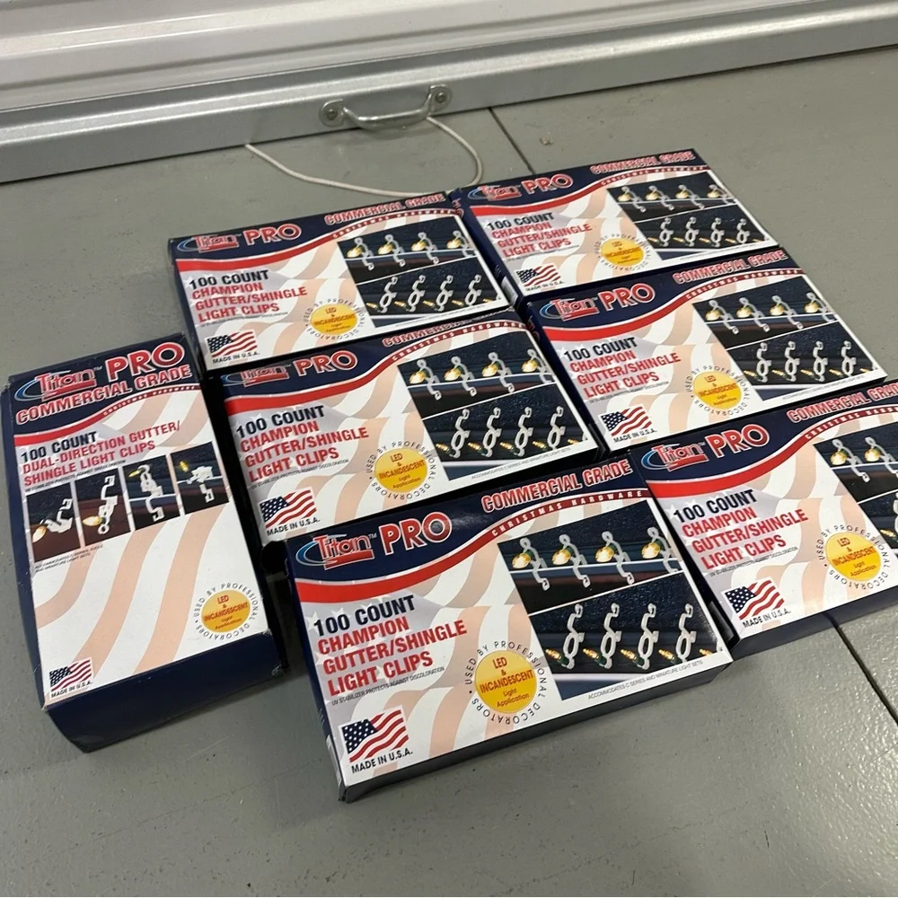 7 Boxes - Titan Pro Commercial Grade Christmas Light Clips - New in Boxes